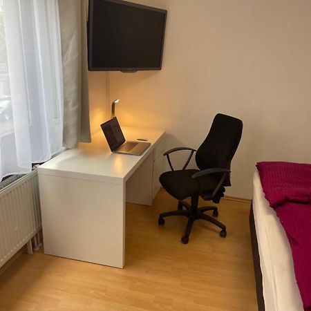Zimmer Im Herzen Von Durlach Karlsruhe Exterior foto